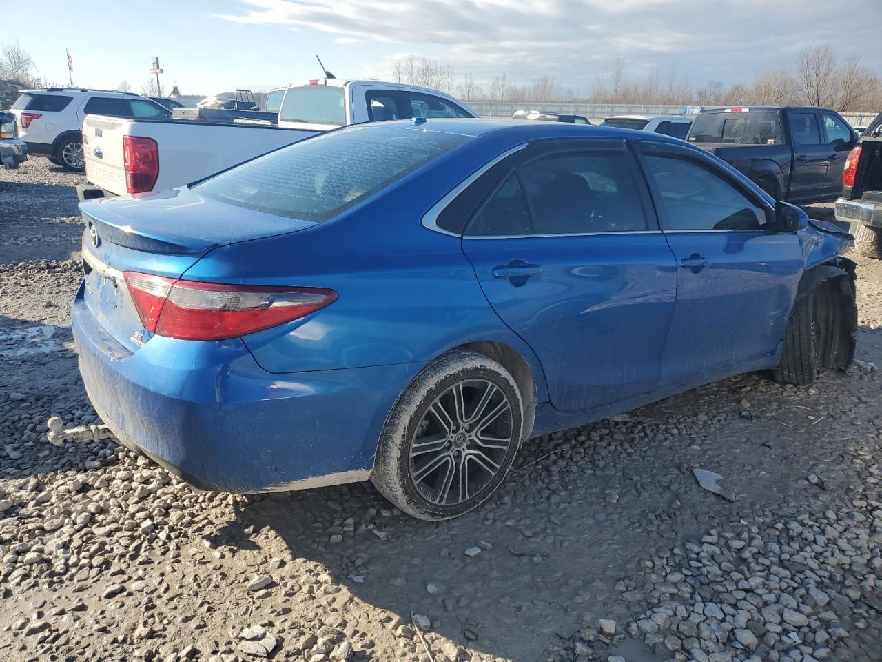 2016 Toyota Camry Le - Image 3