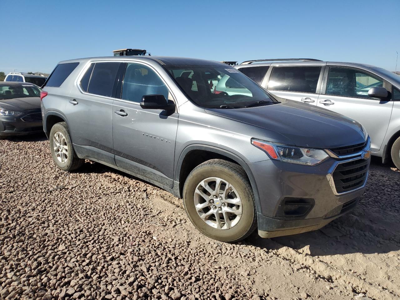 2021 Chevrolet Traverse Ls - Фото 4