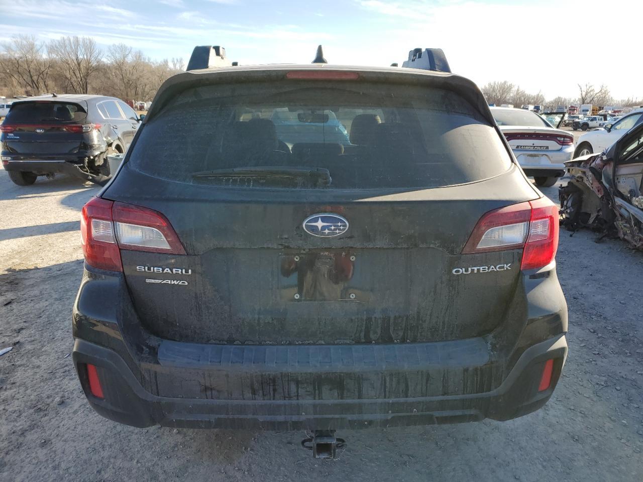 2018 Subaru Outback 2.5I Premium - Image 6