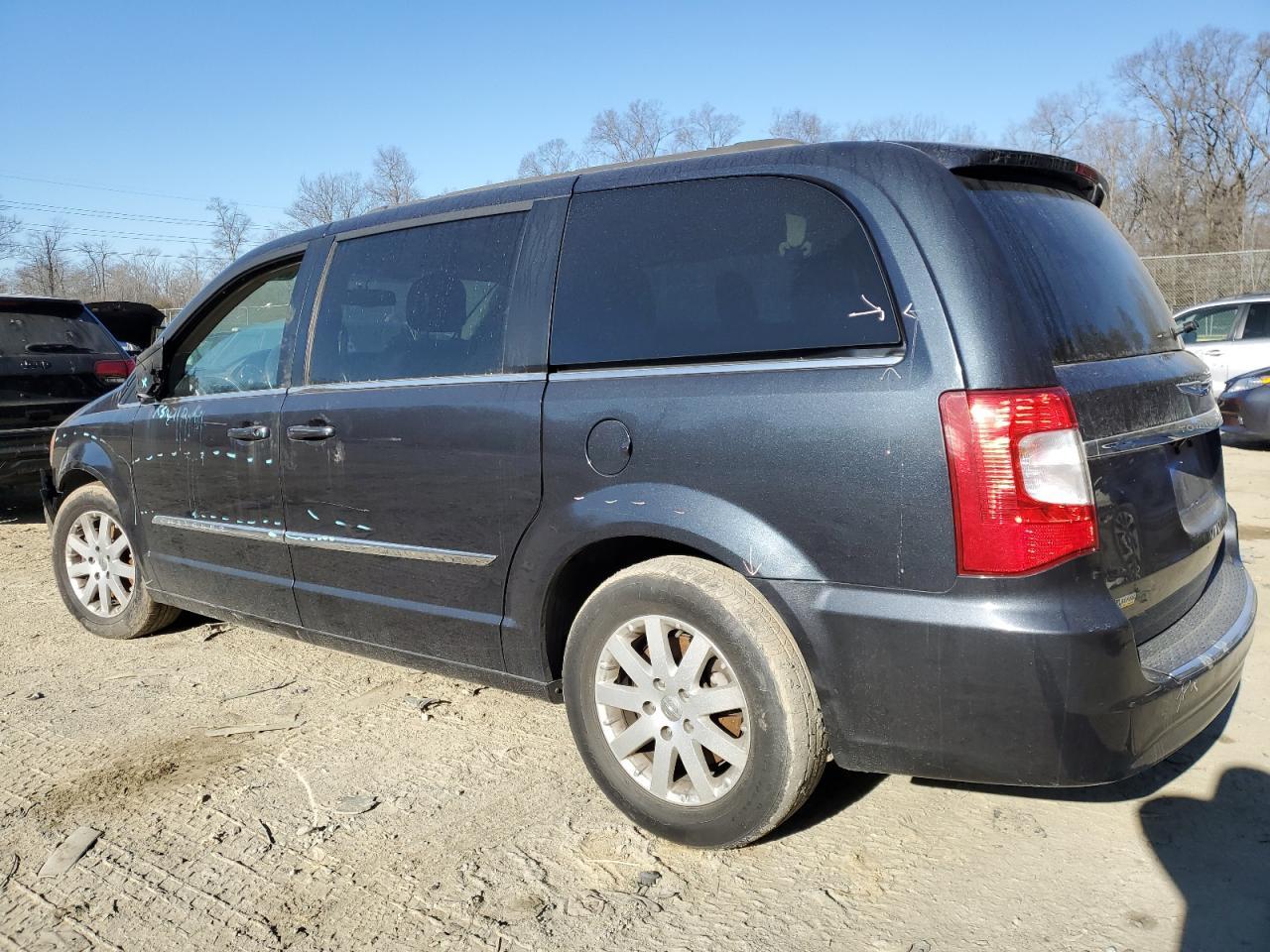 2014 Chrysler Town & Country Touring - Фото 2