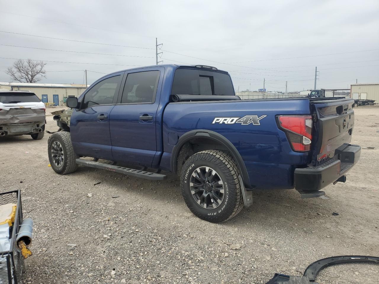 2021 Nissan Titan Sv - Фото 2
