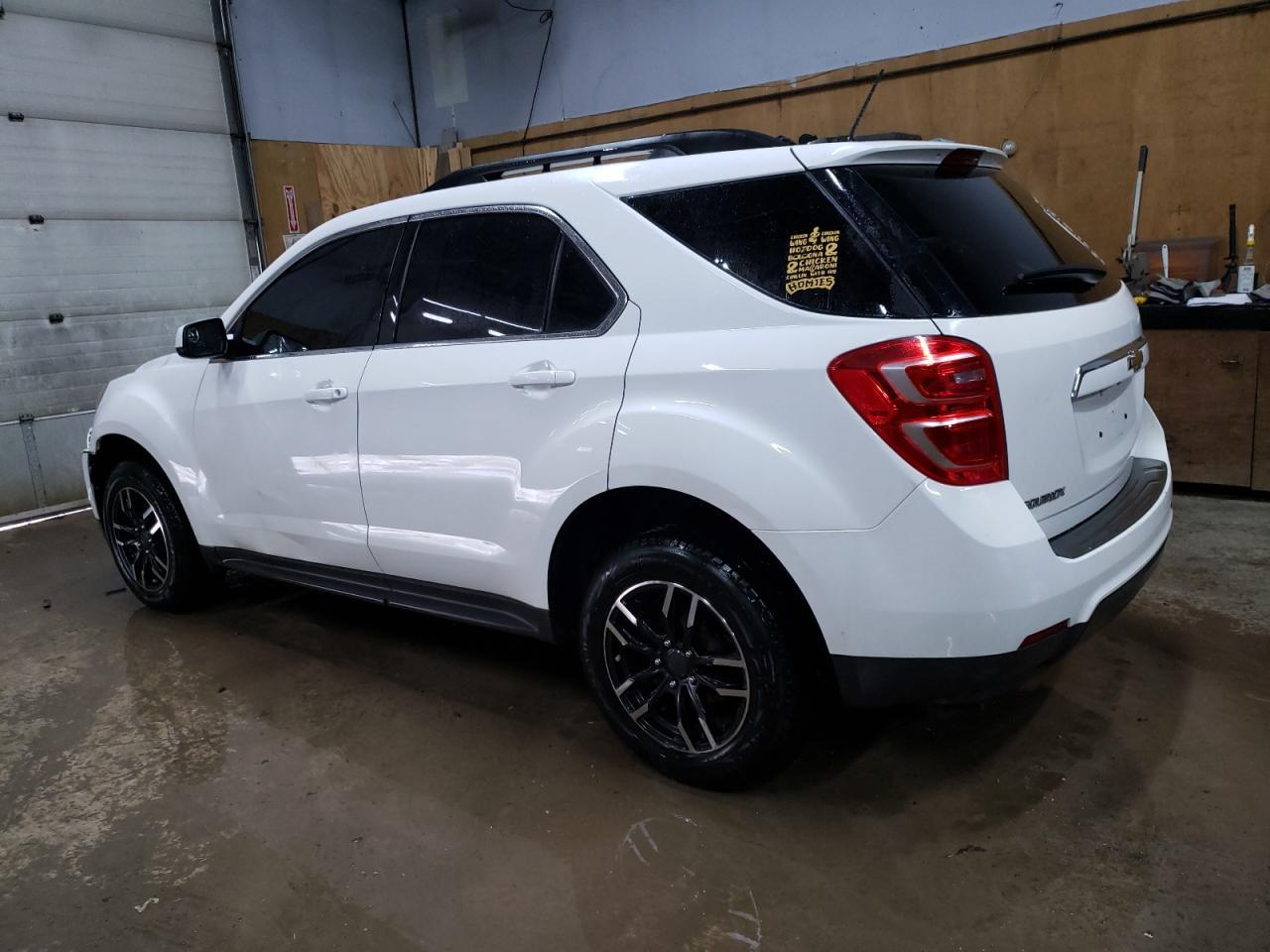2017 Chevrolet Equinox Lt - Image 2
