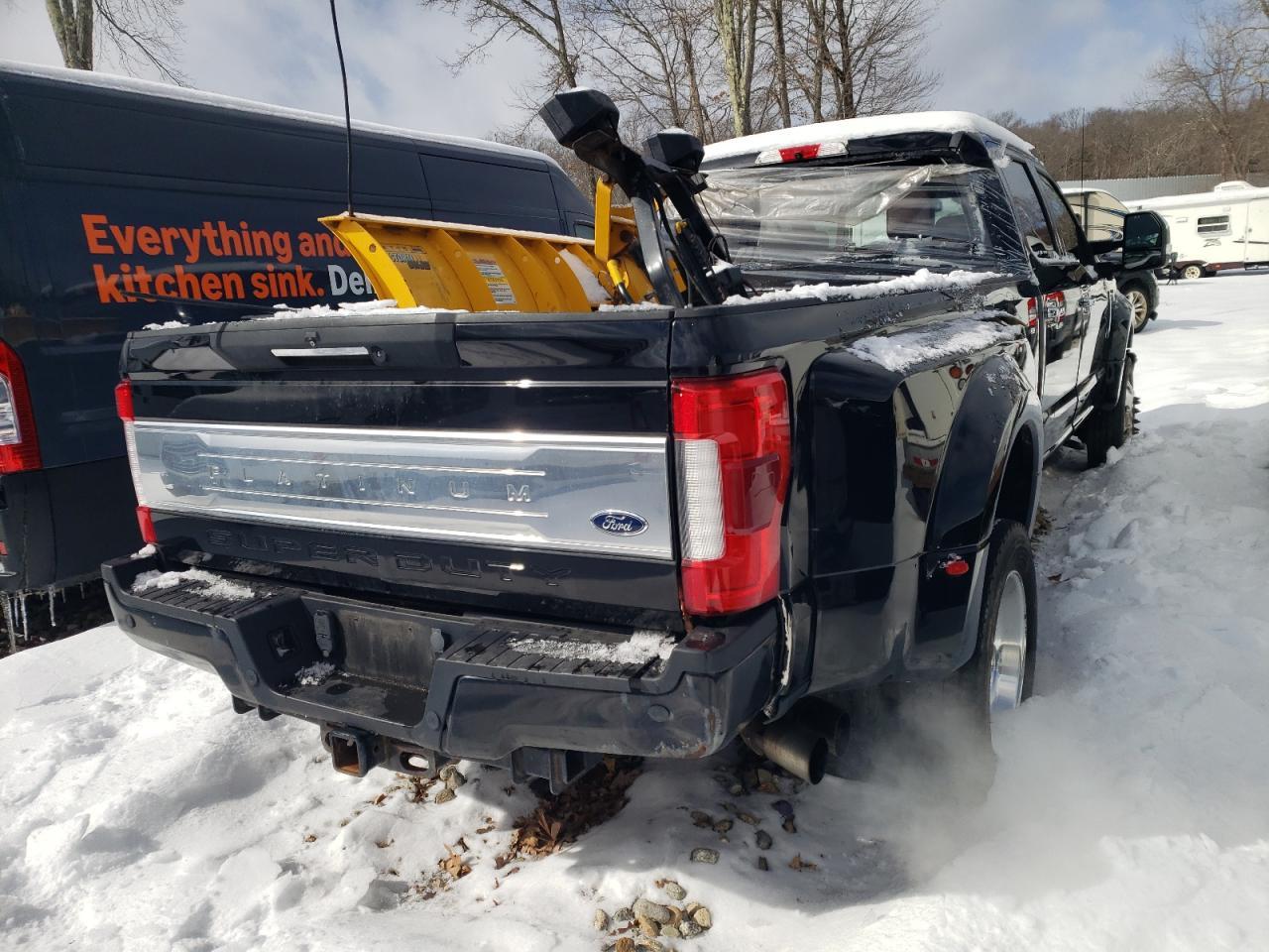 2017 Ford F450 Super Duty - Фото 3