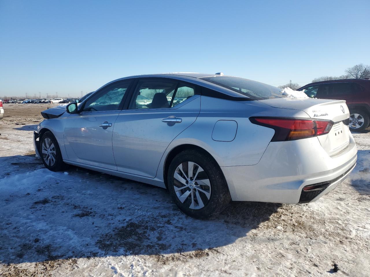 2019 Nissan Altima S - Фото 2