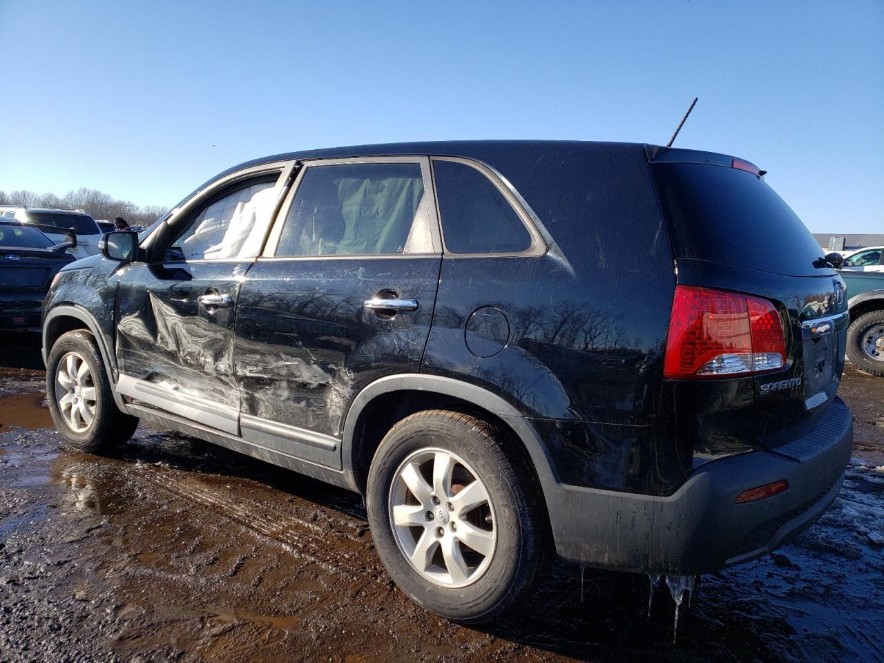 2013 Kia Sorento Lx - Image 2