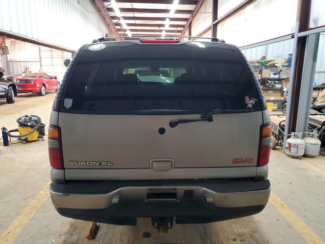 2003 GMC Yukon Xl Denali - Image 6