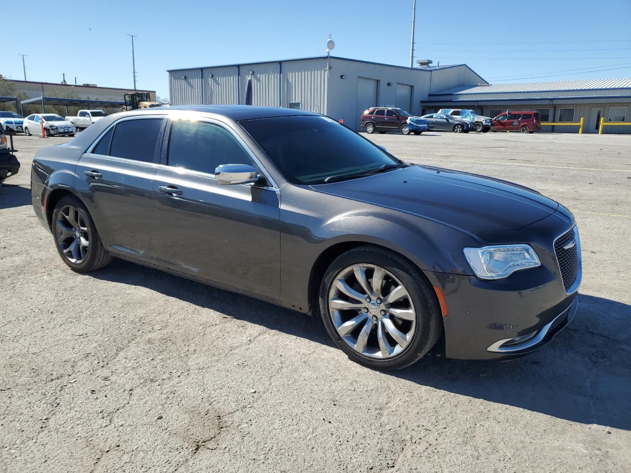 2017 Chrysler 300C - Фото 5