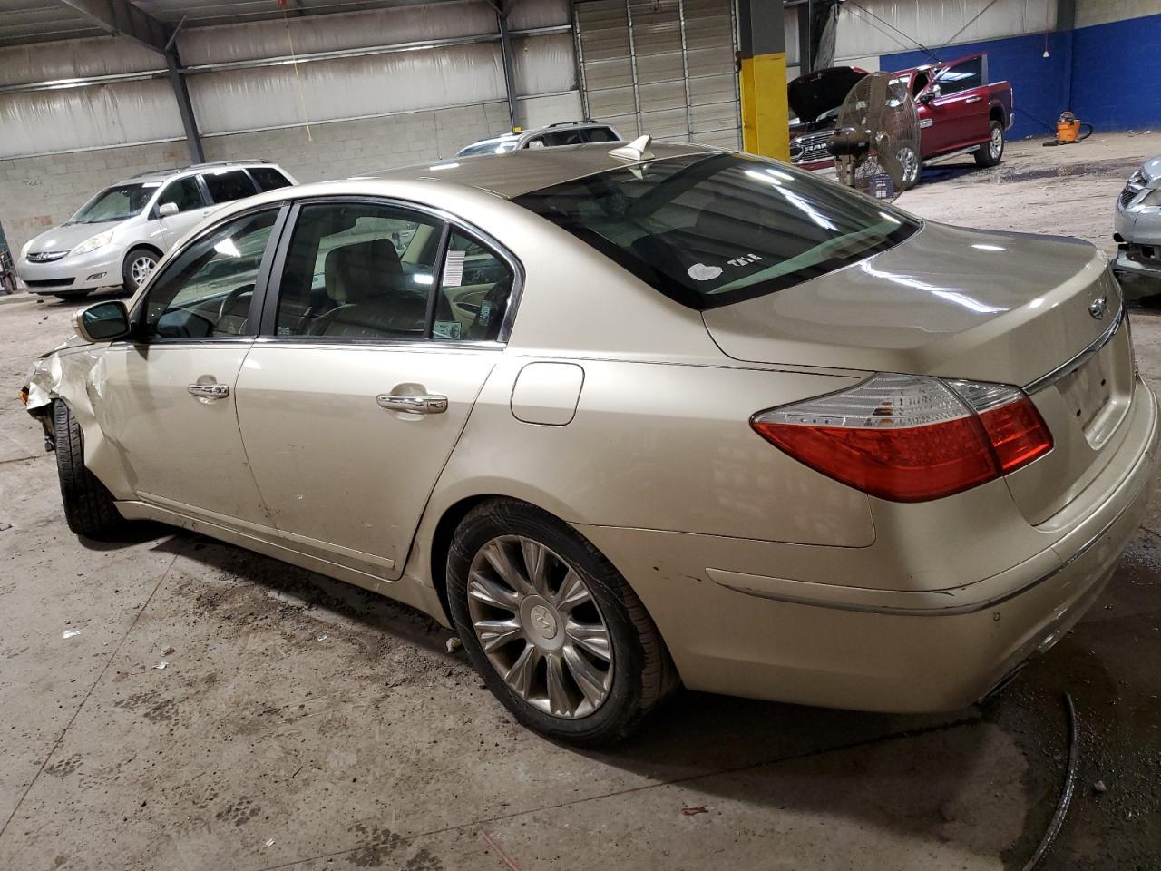 2009 Hyundai Genesis 3.8L - Фото 2