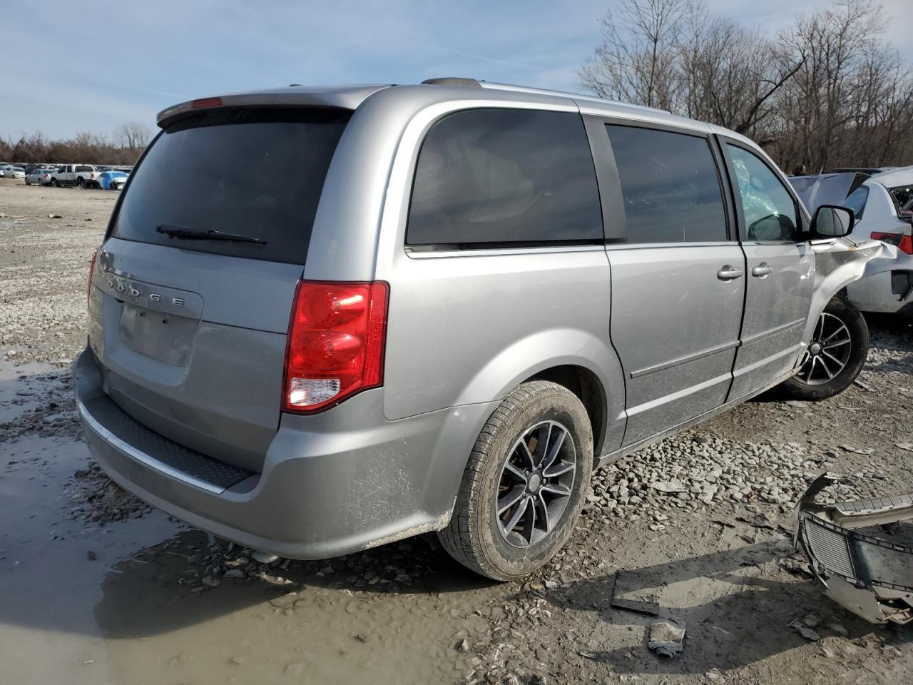 2017 Dodge Grand Caravan Sxt - Фото 3