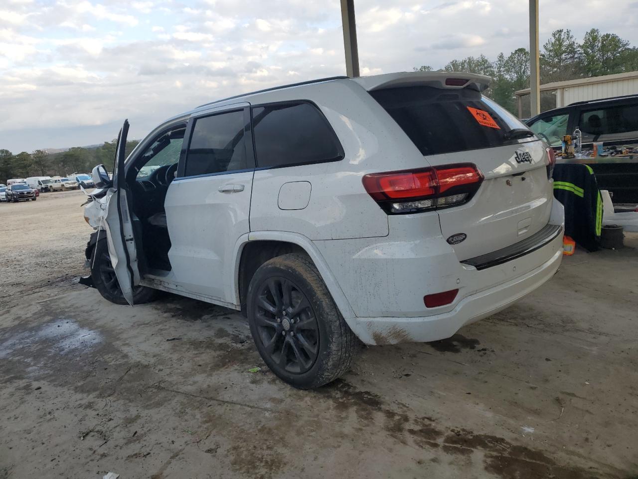 2018 Jeep Grand Cherokee Laredo - Image 2