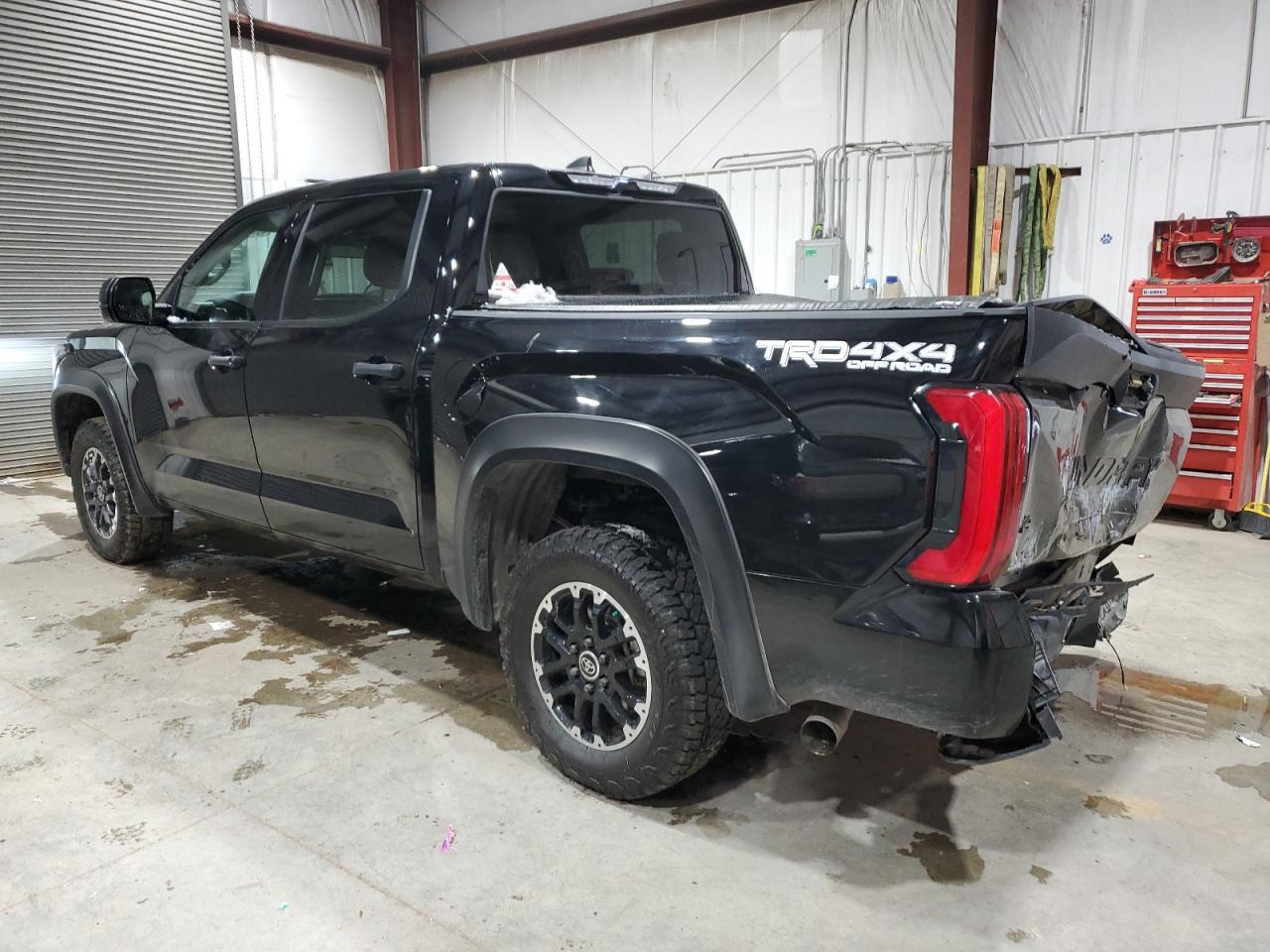 2024 Toyota Tundra Crewmax Sr - Фото 2