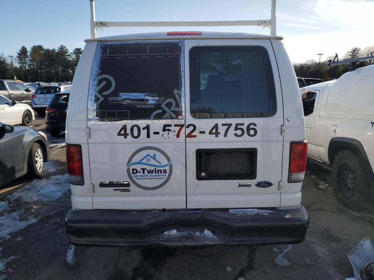 2011 Ford Econoline E250 Van - Фото 6