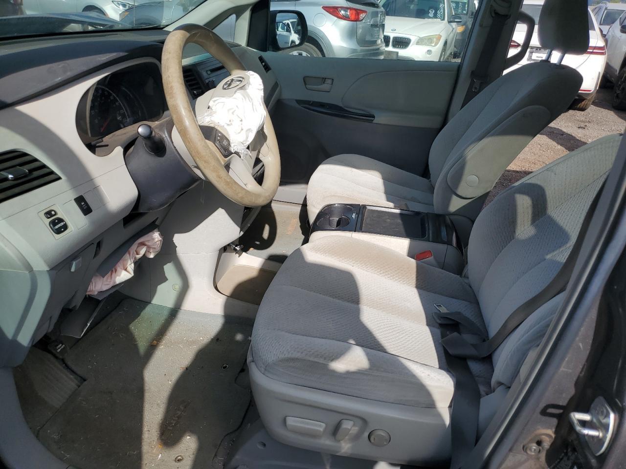 2011 Toyota Sienna Le - Image 7