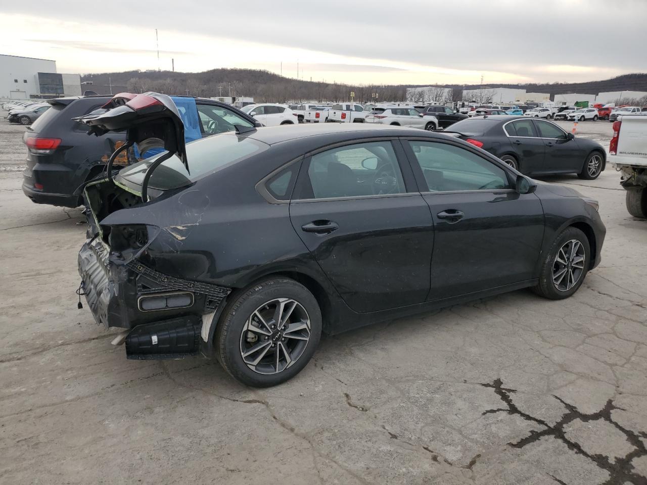 2024 Kia Forte Lx - Фото 3