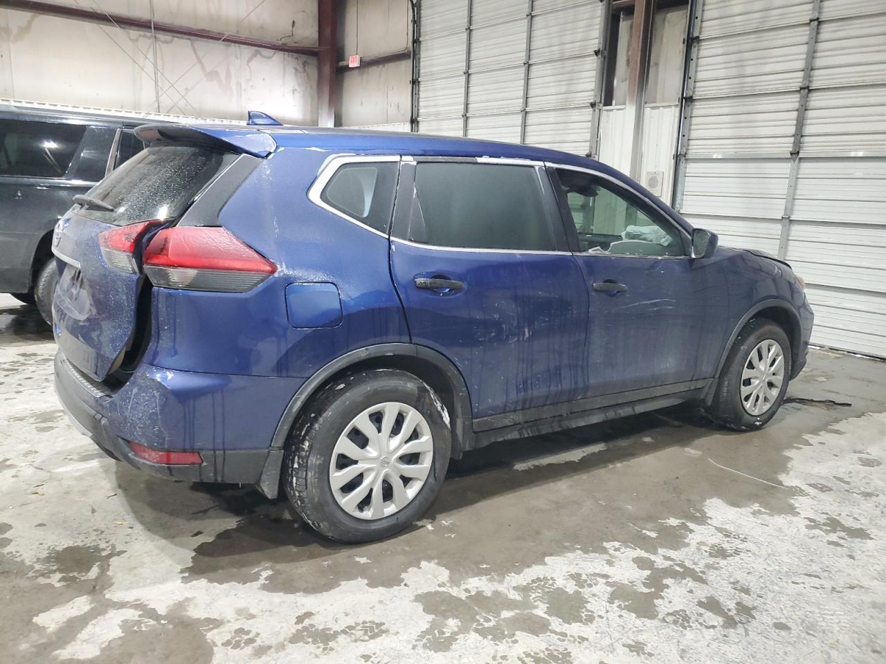 2020 Nissan Rogue S - Фото 3