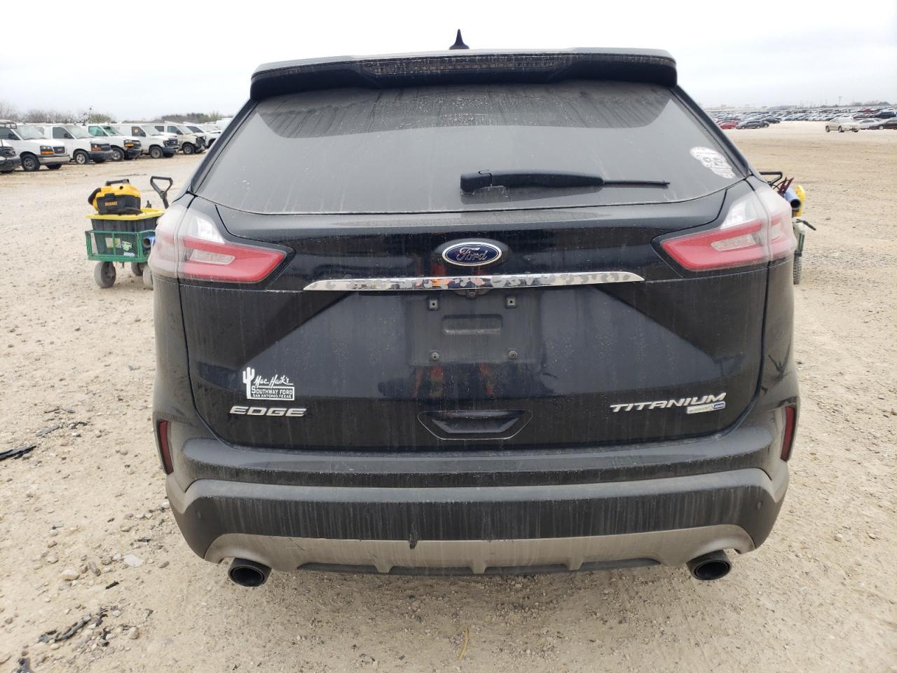 2020 Ford Edge Titanium - Image 6