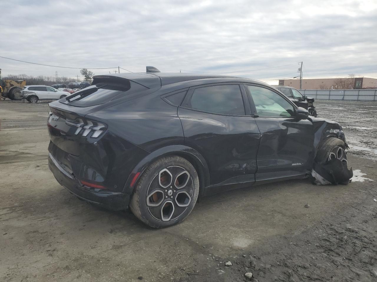 2022 Ford Mustang Mach-E Gt - Фото 3