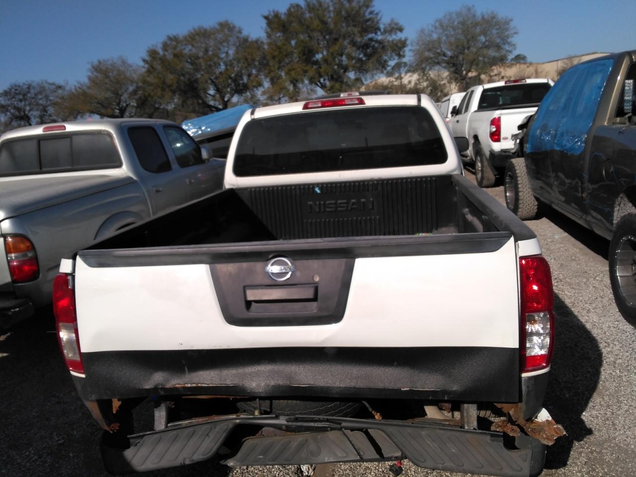 2015 Nissan Frontier S - Фото 6