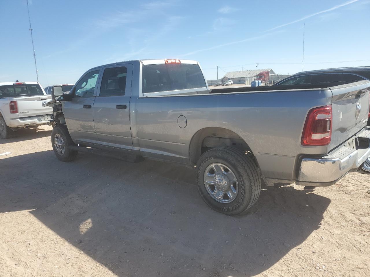 2023 Ram 2500 Tradesman - Фото 2