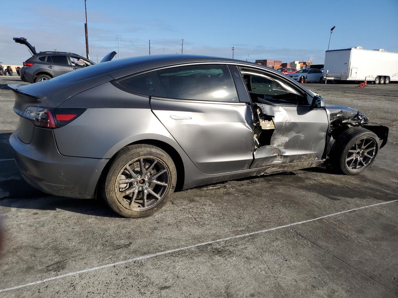 2018 Tesla Model 3 - Фото 3