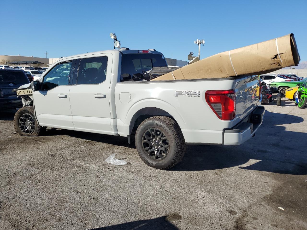 2024 Ford F150 Xlt - Фото 2