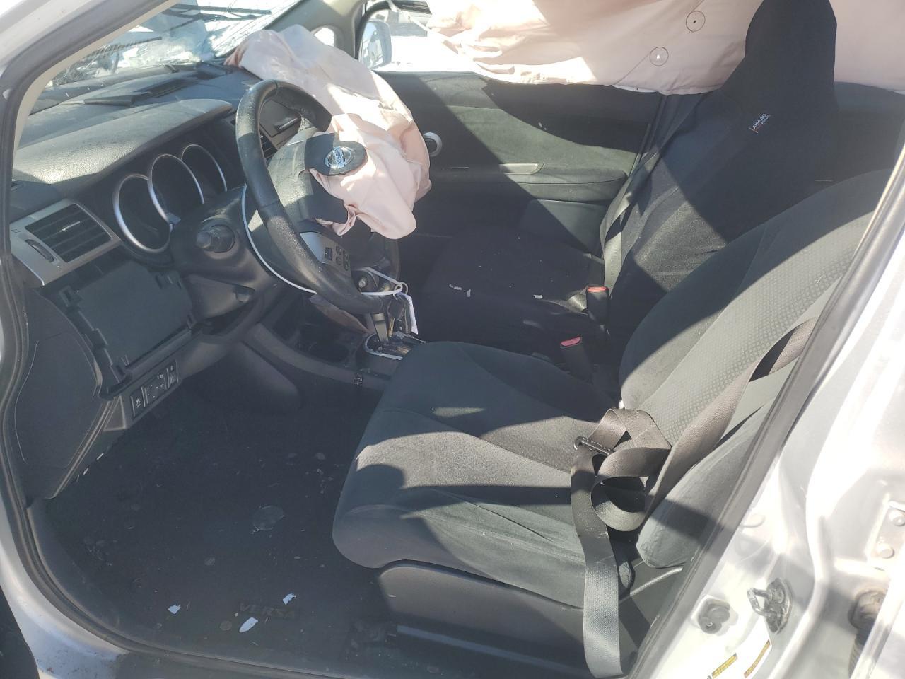 2012 Nissan Versa S - Фото 7