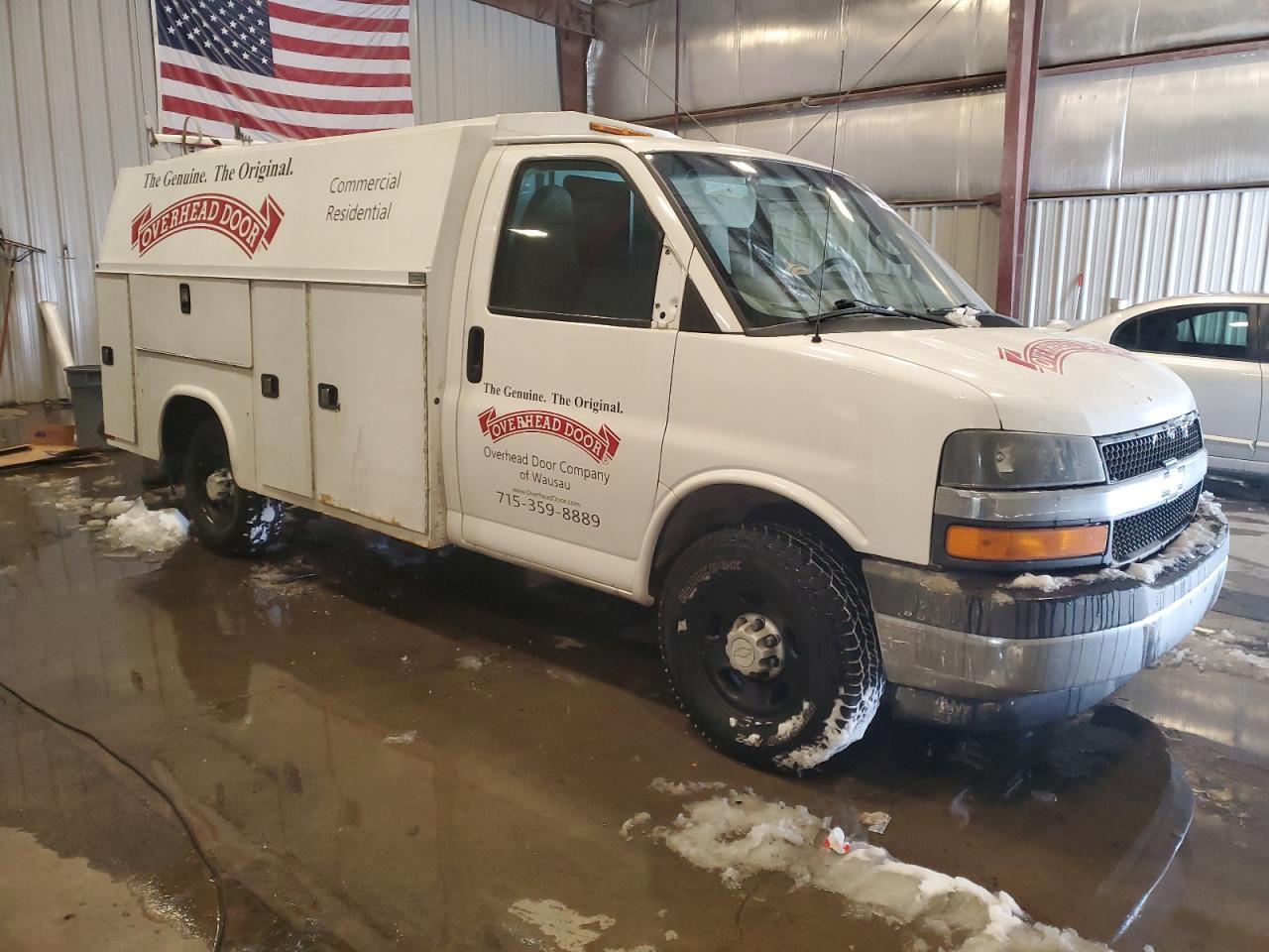 2017 Chevrolet Express G3500 - Фото 4