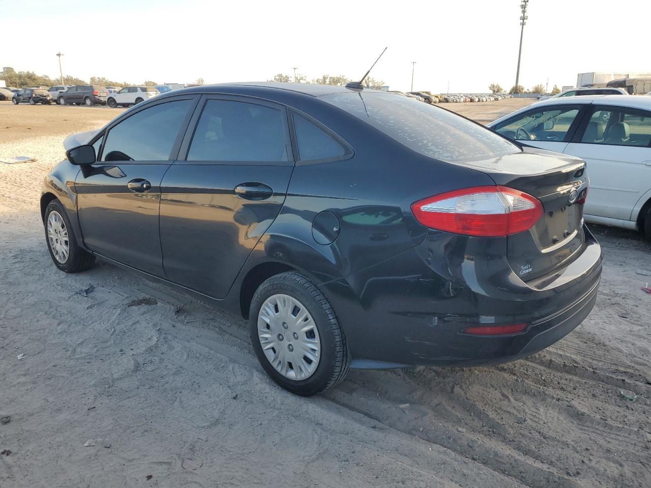 2018 Ford Fiesta S - Фото 2