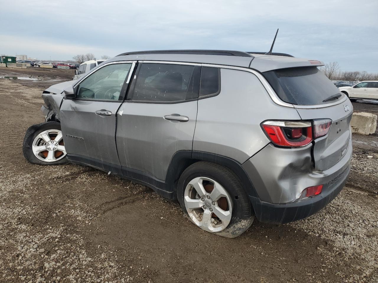 2018 Jeep Compass Latitude - Image 2