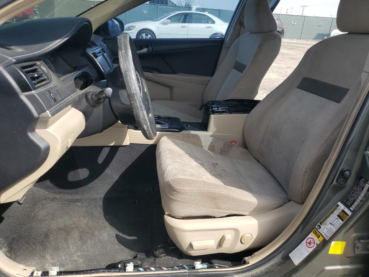 2014 Toyota Camry L - Фото 7