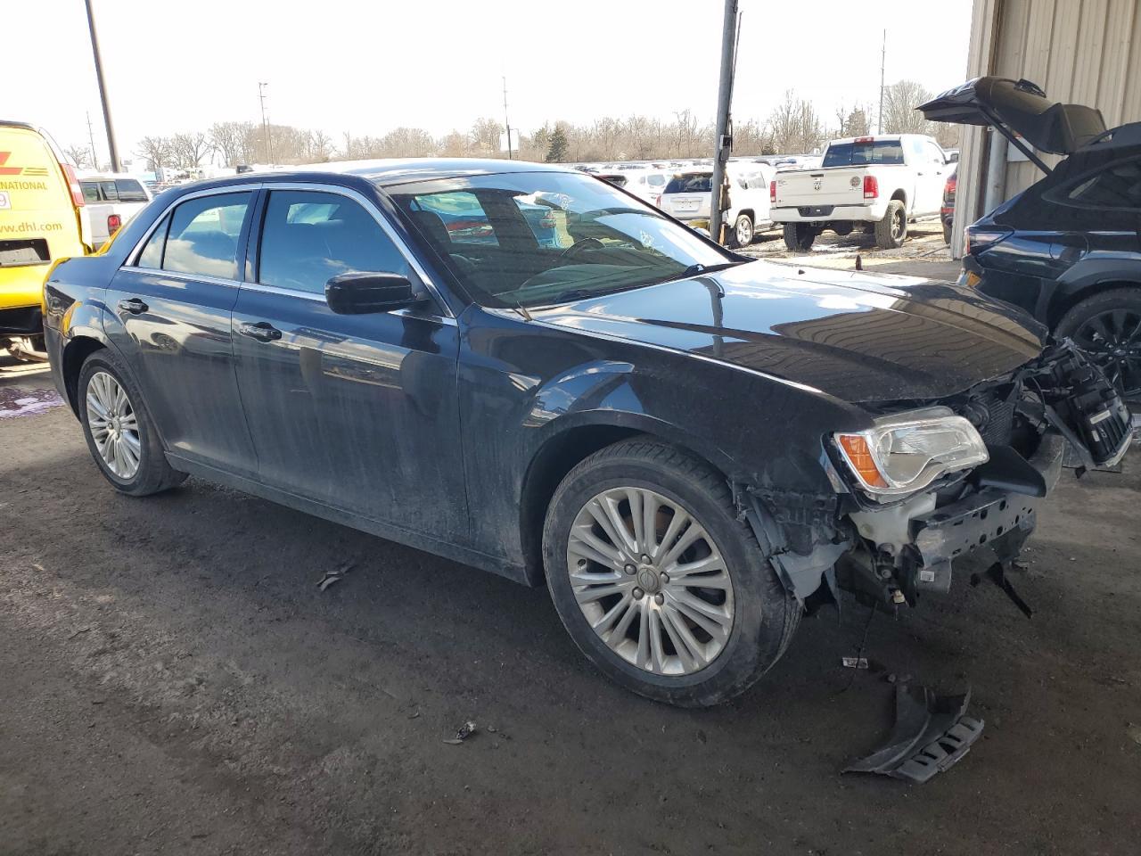 2014 Chrysler 300 - Image 4