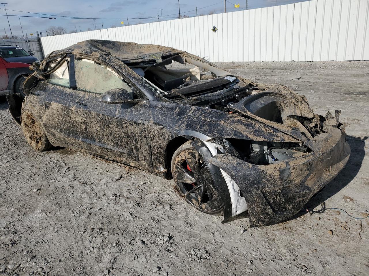 2025 Tesla Model 3 - Фото 4