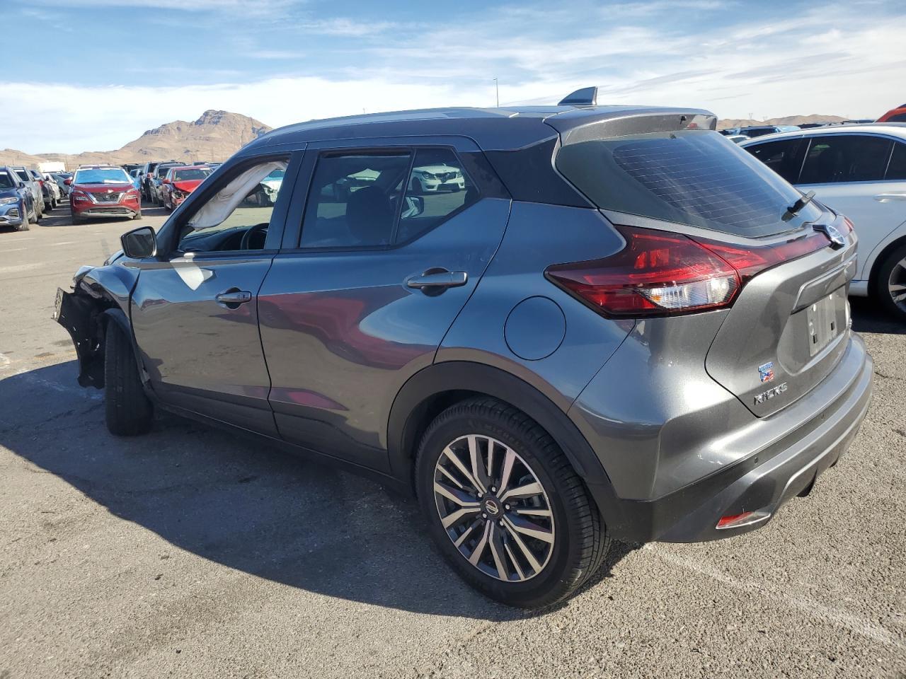 2021 Nissan Kicks Sv - Image 2