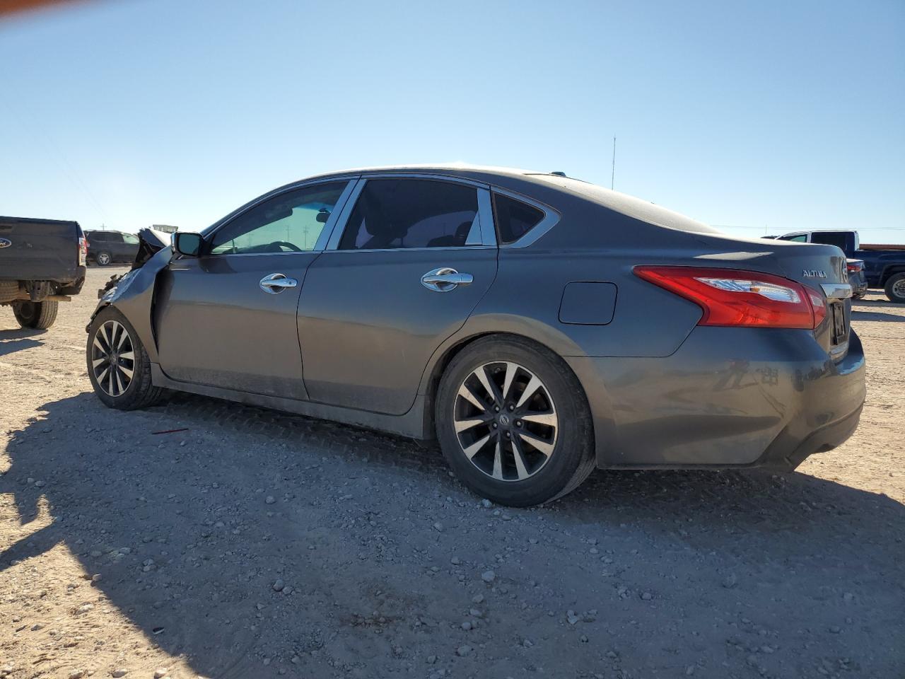 2017 Nissan Altima 2.5 - Фото 2