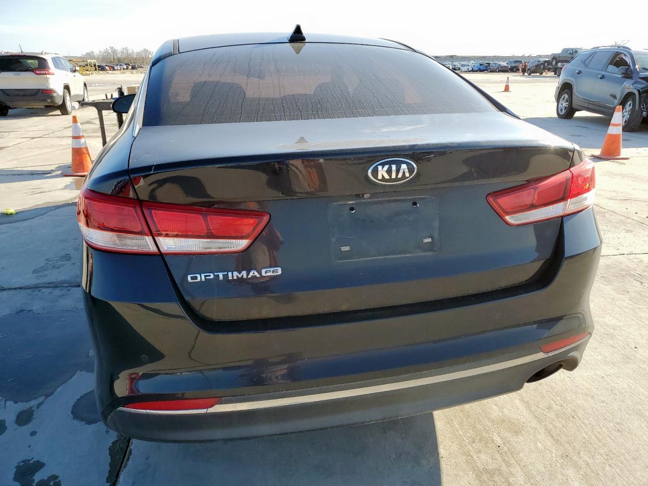 2017 Kia Optima Lx - Фото 6