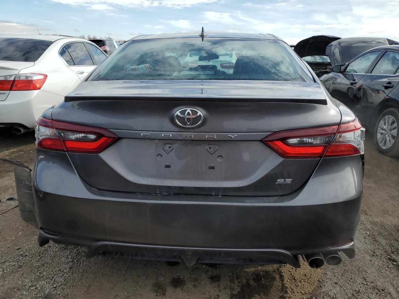 2021 Toyota Camry Se - Фото 6