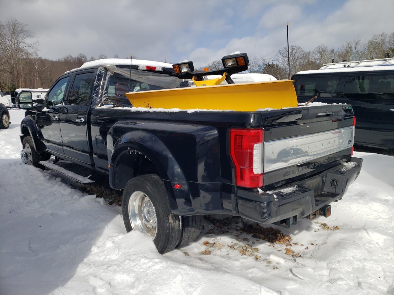 2017 Ford F450 Super Duty - Фото 2