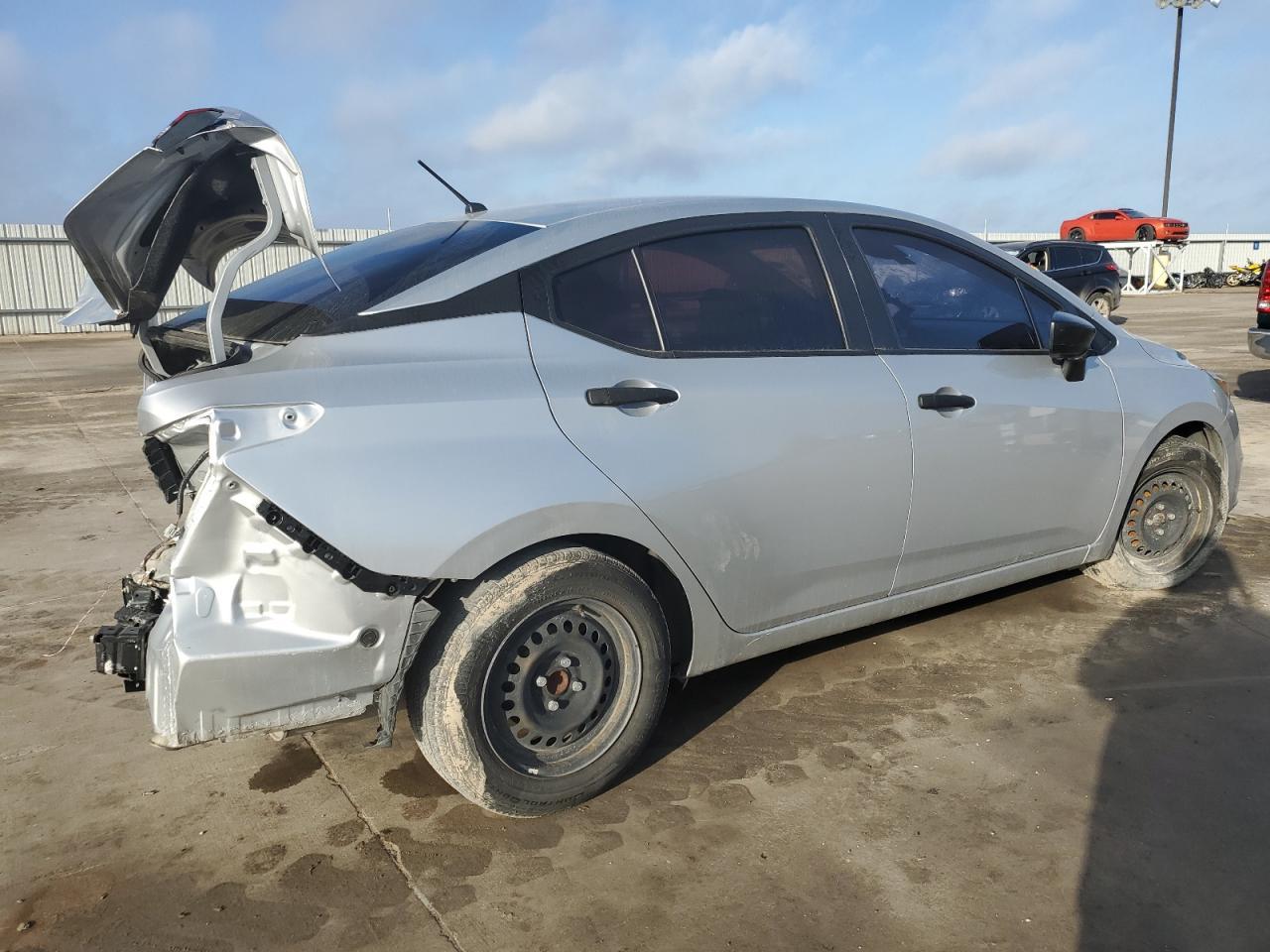 2020 Nissan Versa S - Фото 3