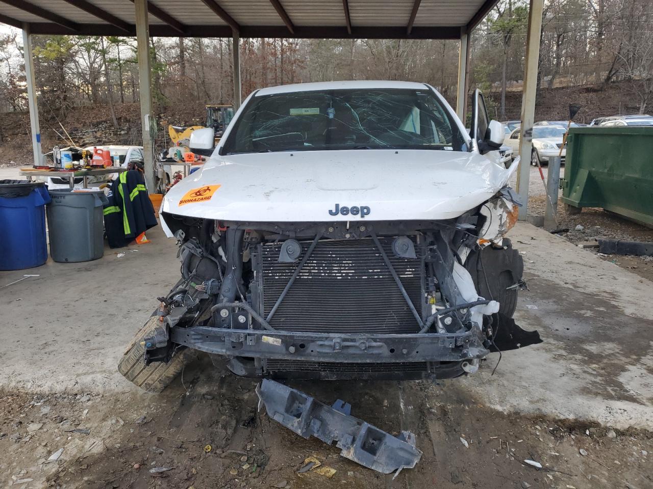 2018 Jeep Grand Cherokee Laredo - Image 5
