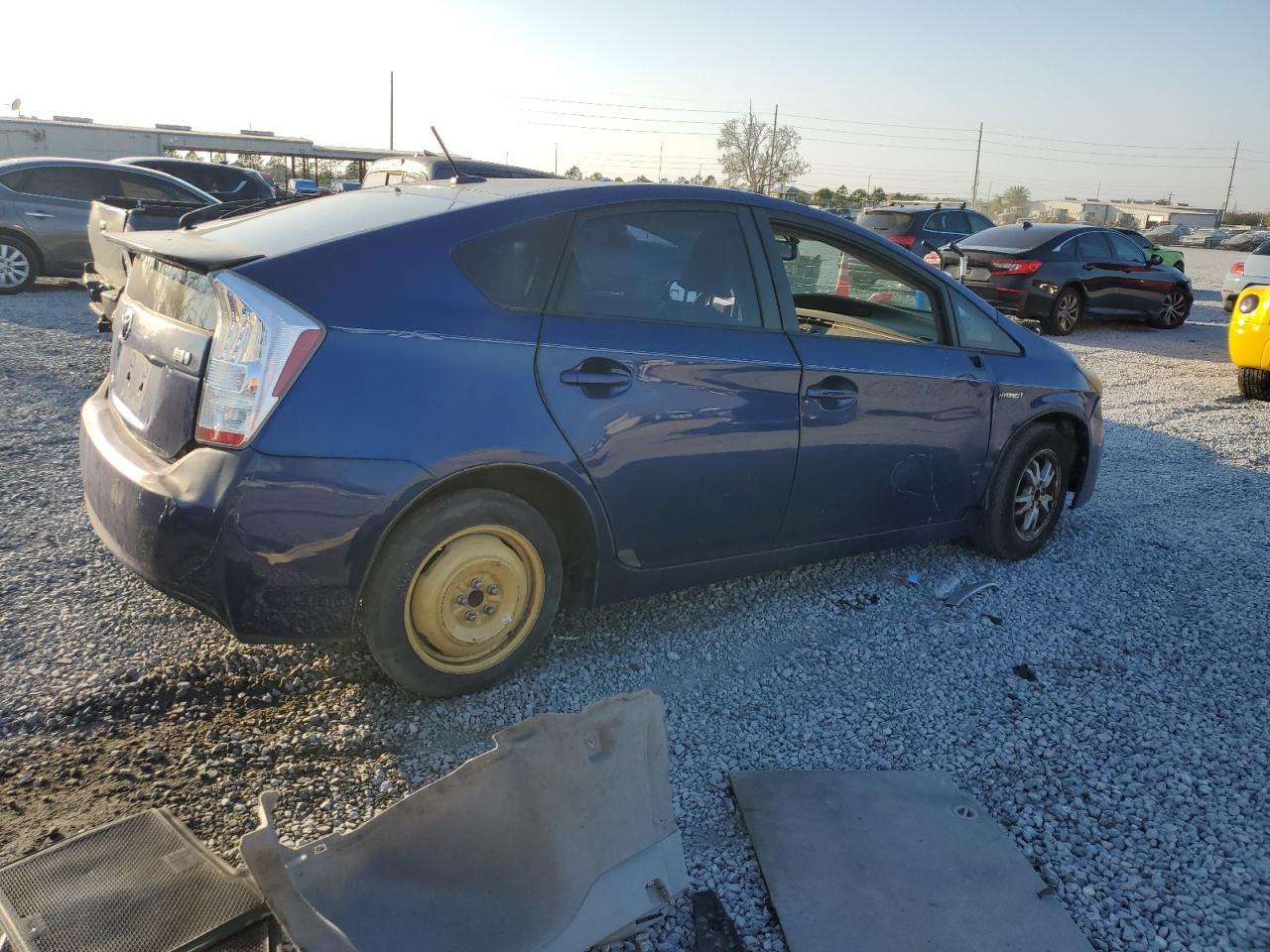 2011 Toyota Prius - Фото 3