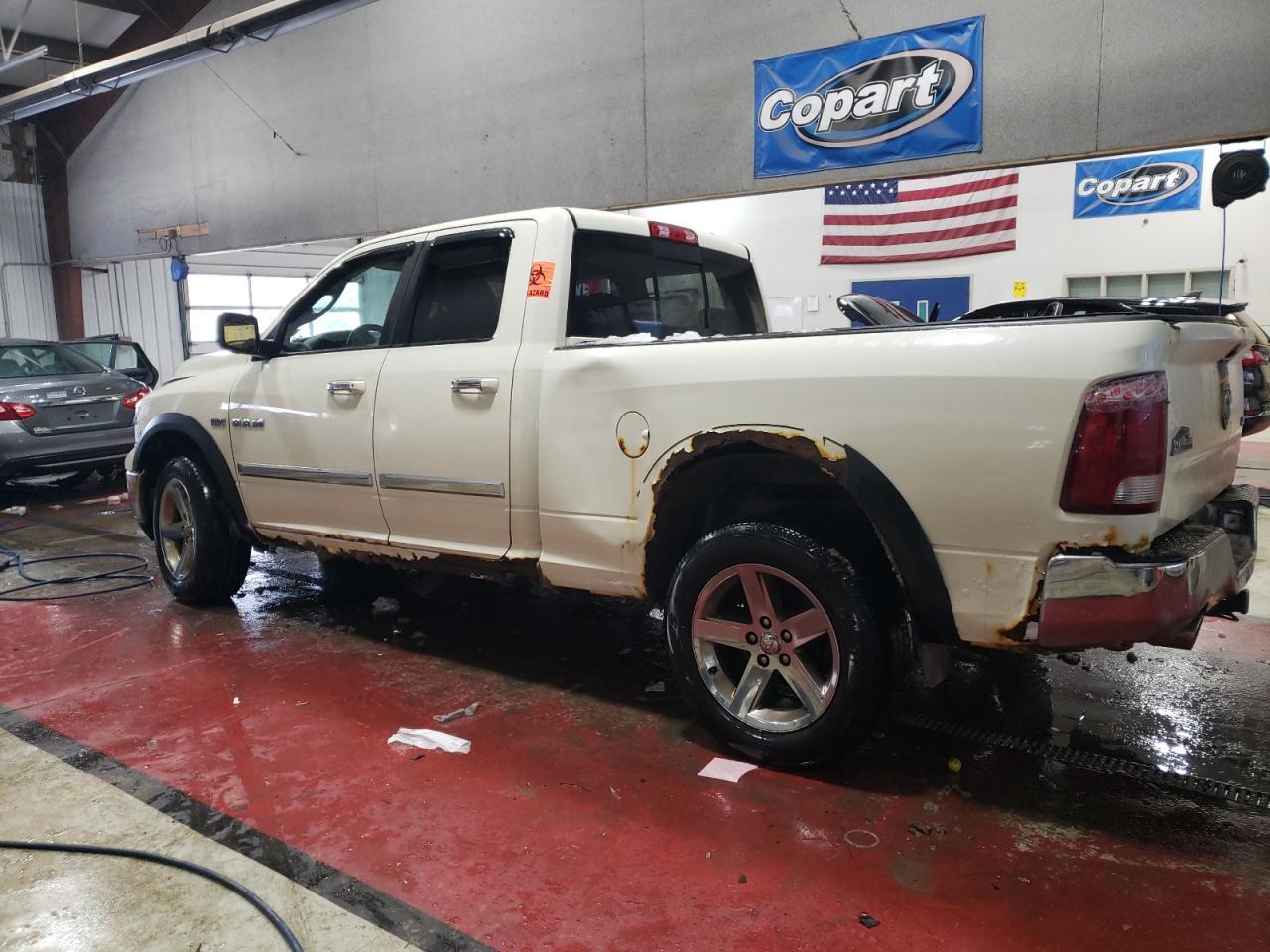 2010 Dodge Ram 1500 - Фото 2