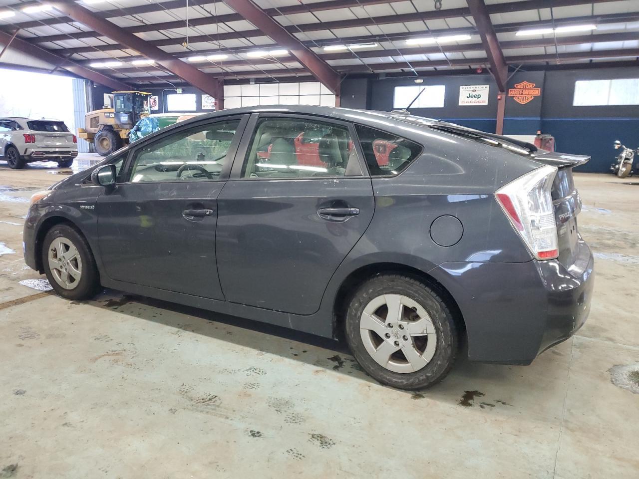 2010 Toyota Prius - Image 2