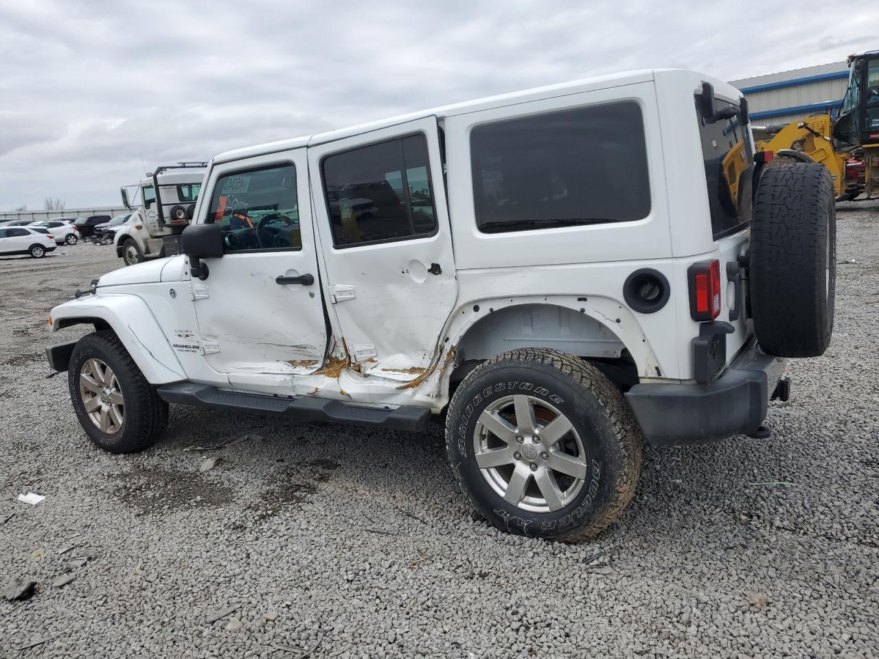 2016 Jeep Wrangler Unlimited Sahara - Image 2