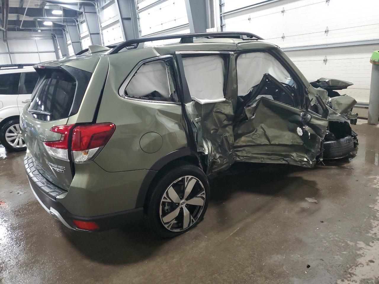 2020 Subaru Forester Touring - Фото 3