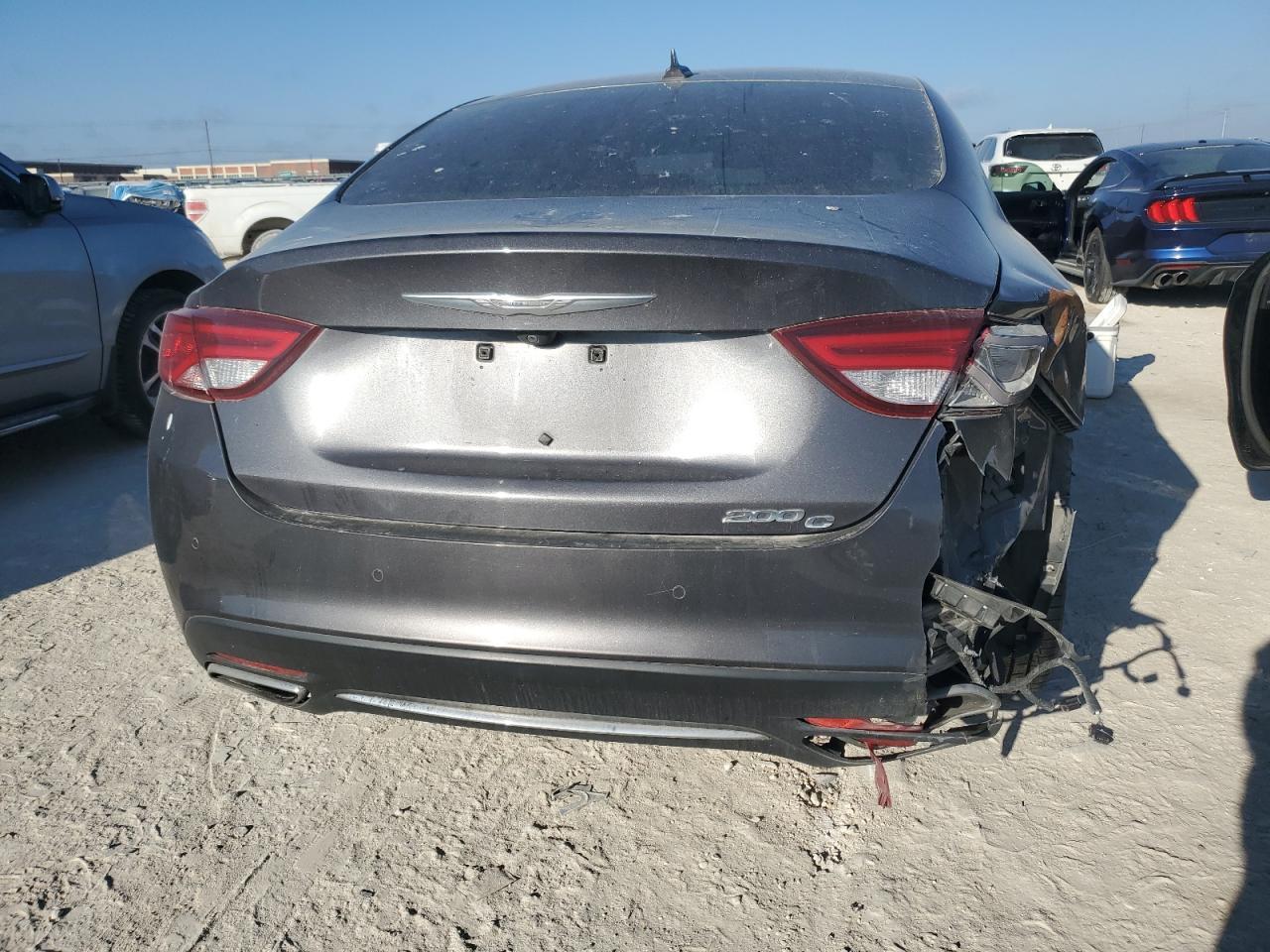 2015 Chrysler 200 C - Фото 6