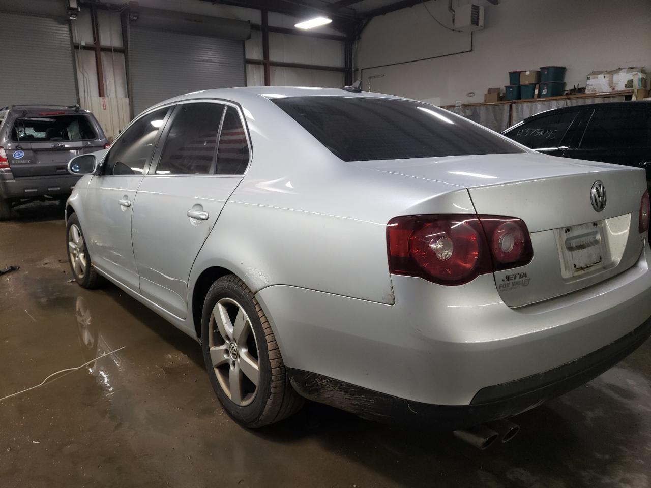 2009 Volkswagen Jetta Se - Image 2