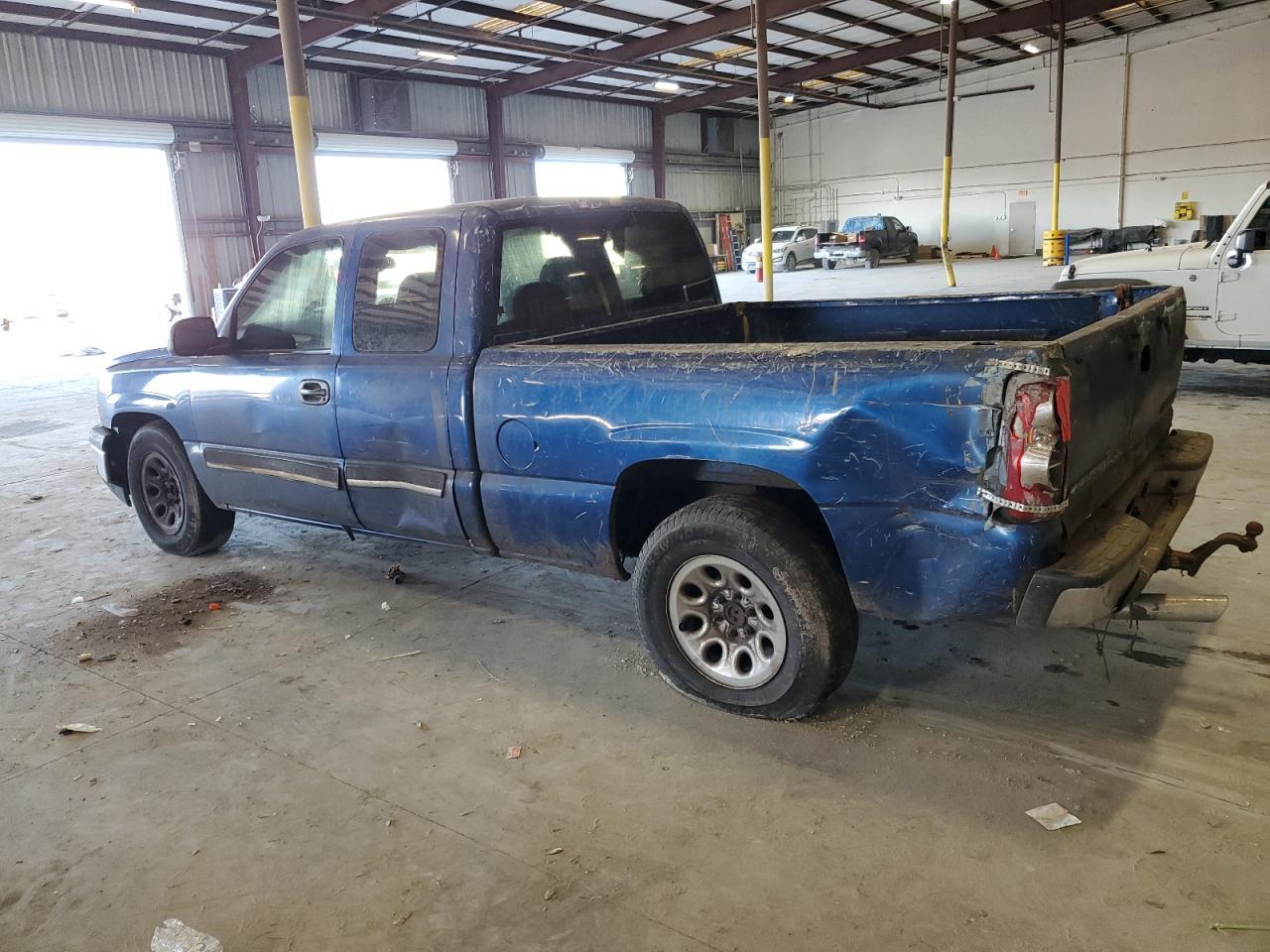 2003 Chevrolet Silverado C1500 - Фото 2