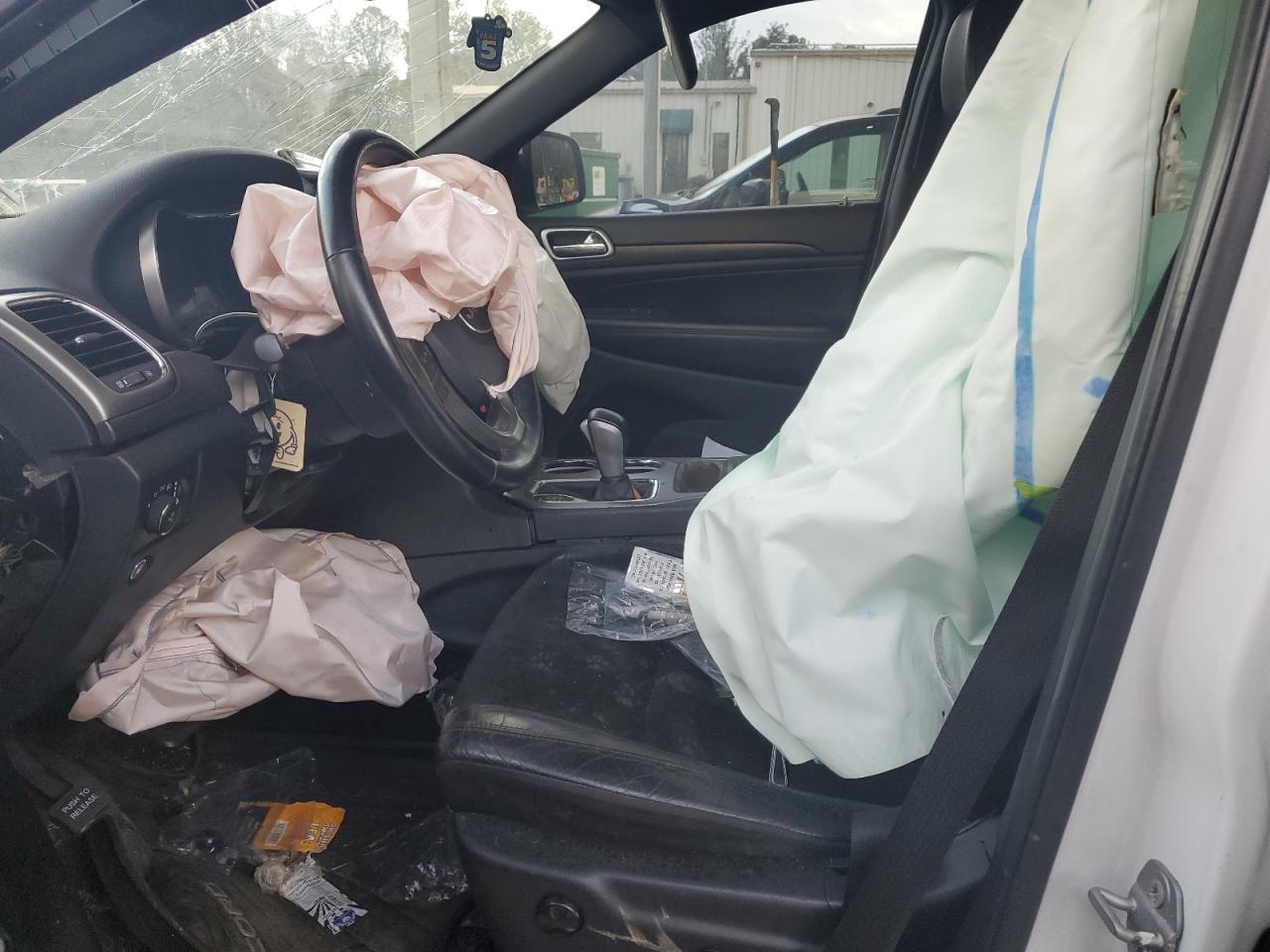 2018 Jeep Grand Cherokee Laredo - Image 7