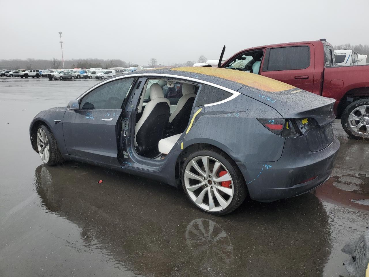 2018 Tesla Model 3 - Фото 2