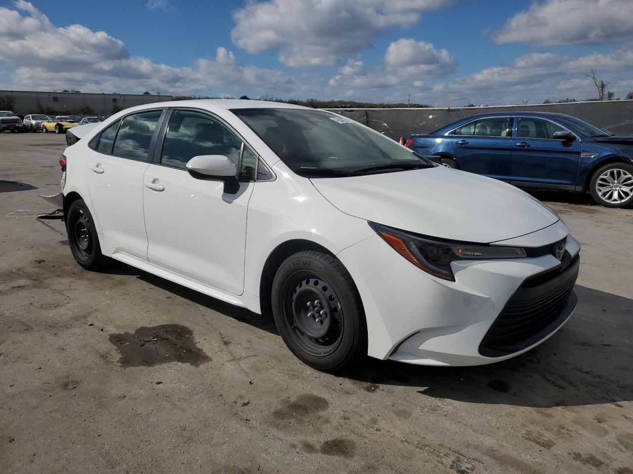 2023 Toyota Corolla Le - Image 4